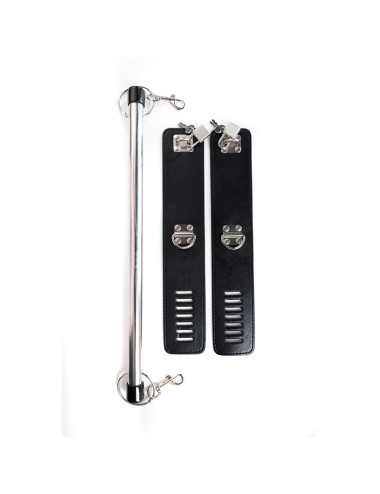 Spreader bar with ankle cuffs