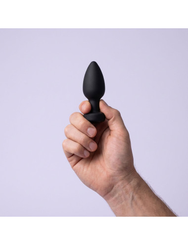 Vibrating butt plug