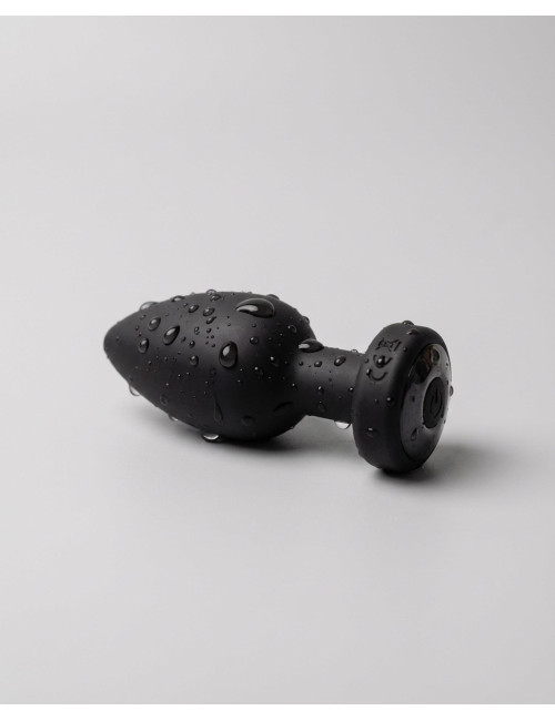 Vibrating butt plug