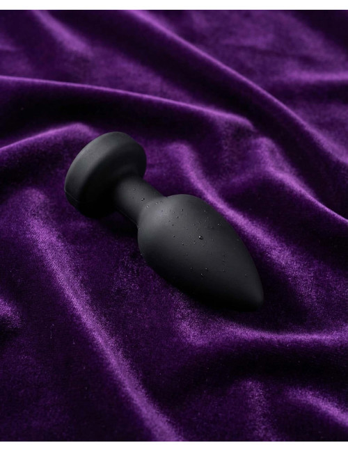 Vibrating butt plug